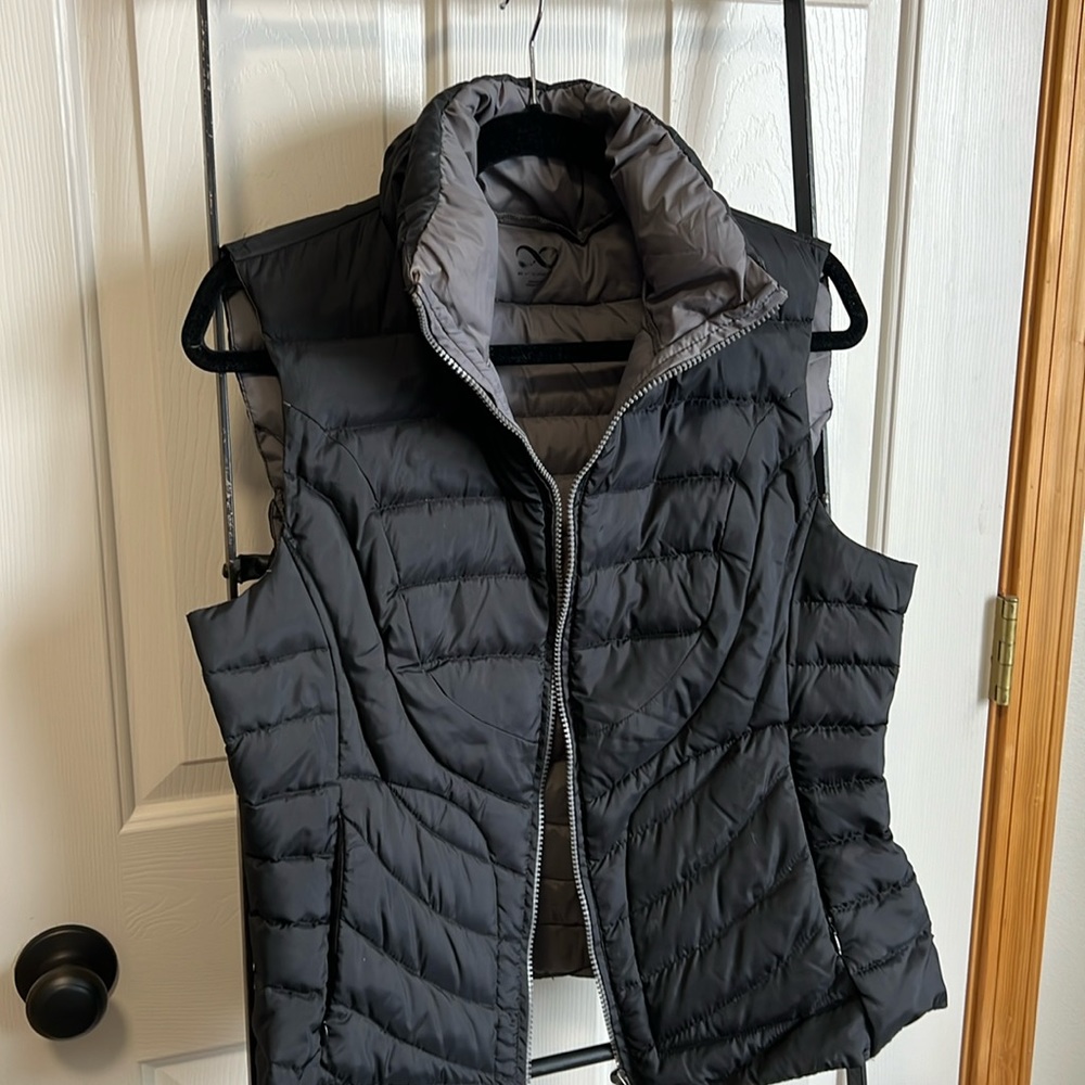 Be By Blanc Noir lightweight vest size L